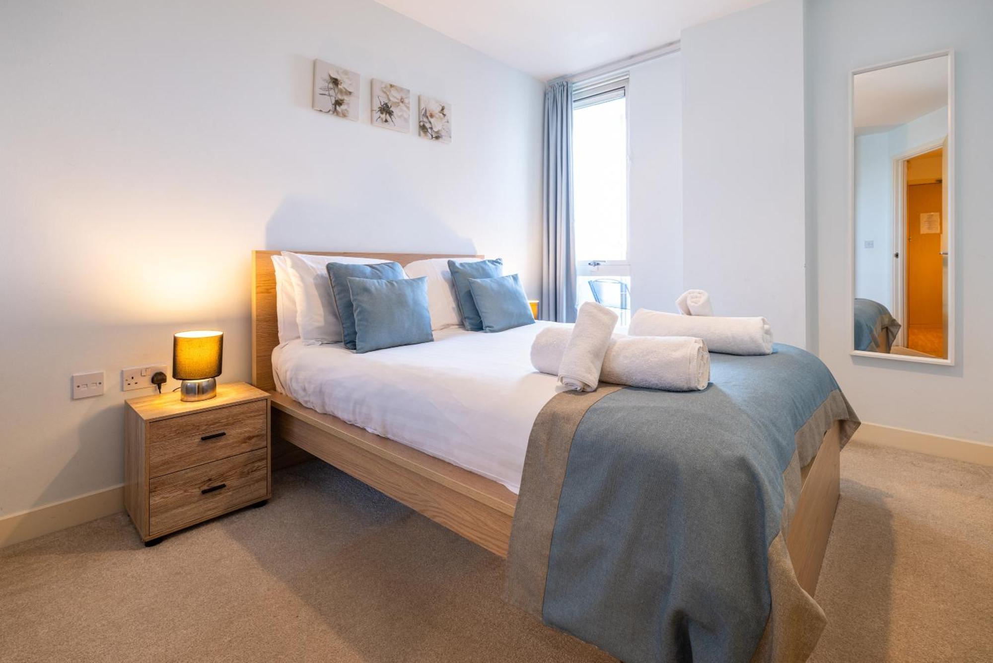 Stylish City Centre Apartment - Home From Home With Fully-Equipped Kitchen, Smart Tv, Netflix, Superfast Wifi, Free Parking, Self Check-In - By Brightleap Apartments Milton Keynes Exterior foto